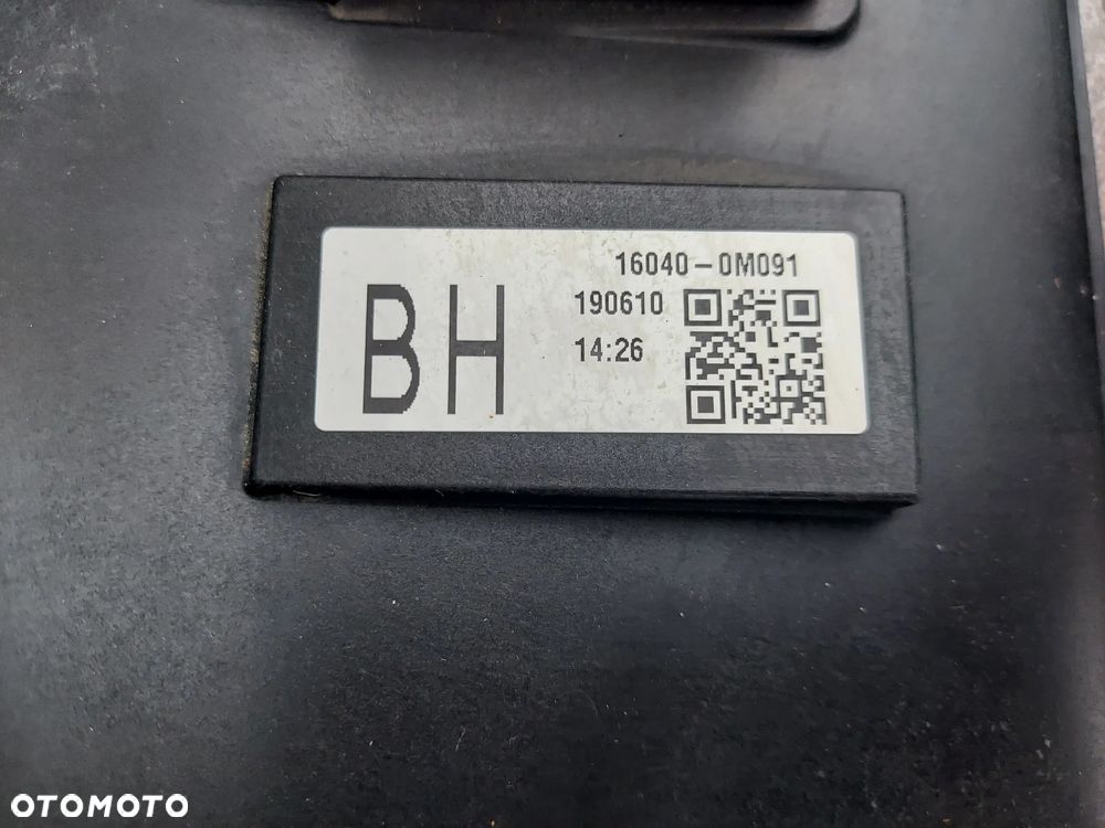 Toyota Yaris III 17- Hybrid Komplet Chłodnic Wentylator Oryginał - 3