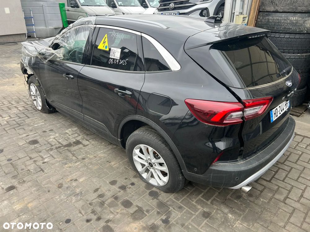 Ford Kuga - 1