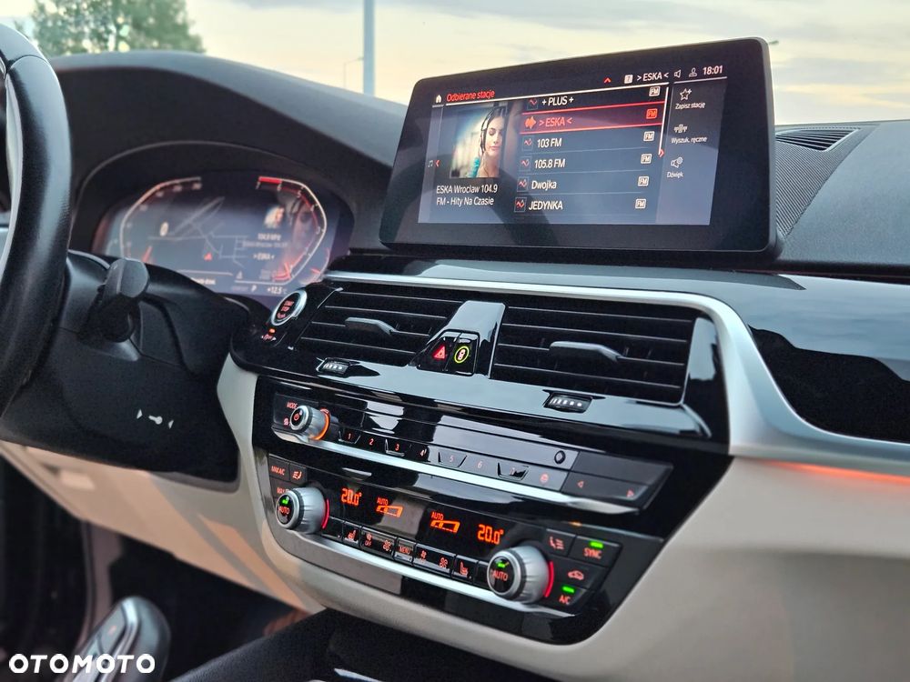 BMW Seria 5 530i xDrive Luxury Line - 35