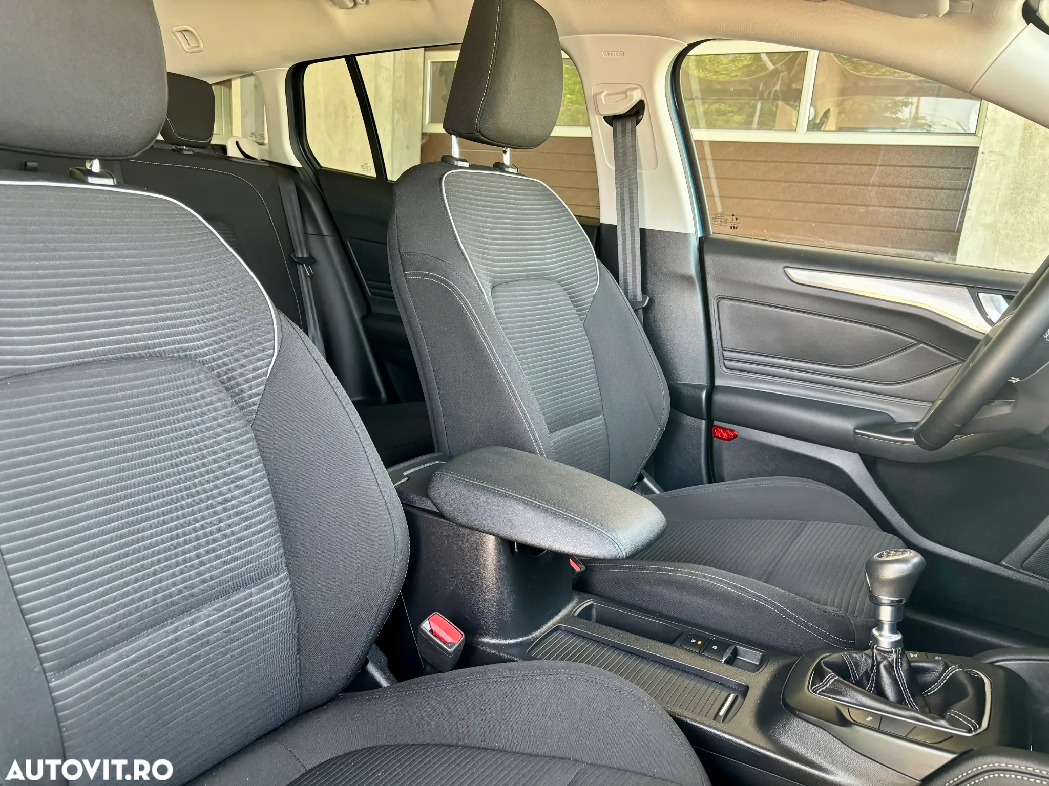 Ford Focus 1.0 EcoBoost Connected - 34
