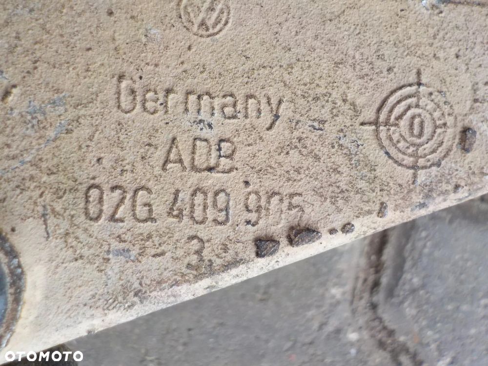 VW T4 2.5 TDI 102KM UCHWYT WSPORNIK ŁAPA PÓŁOŚI SKRZYNI BIEGÓW - 3