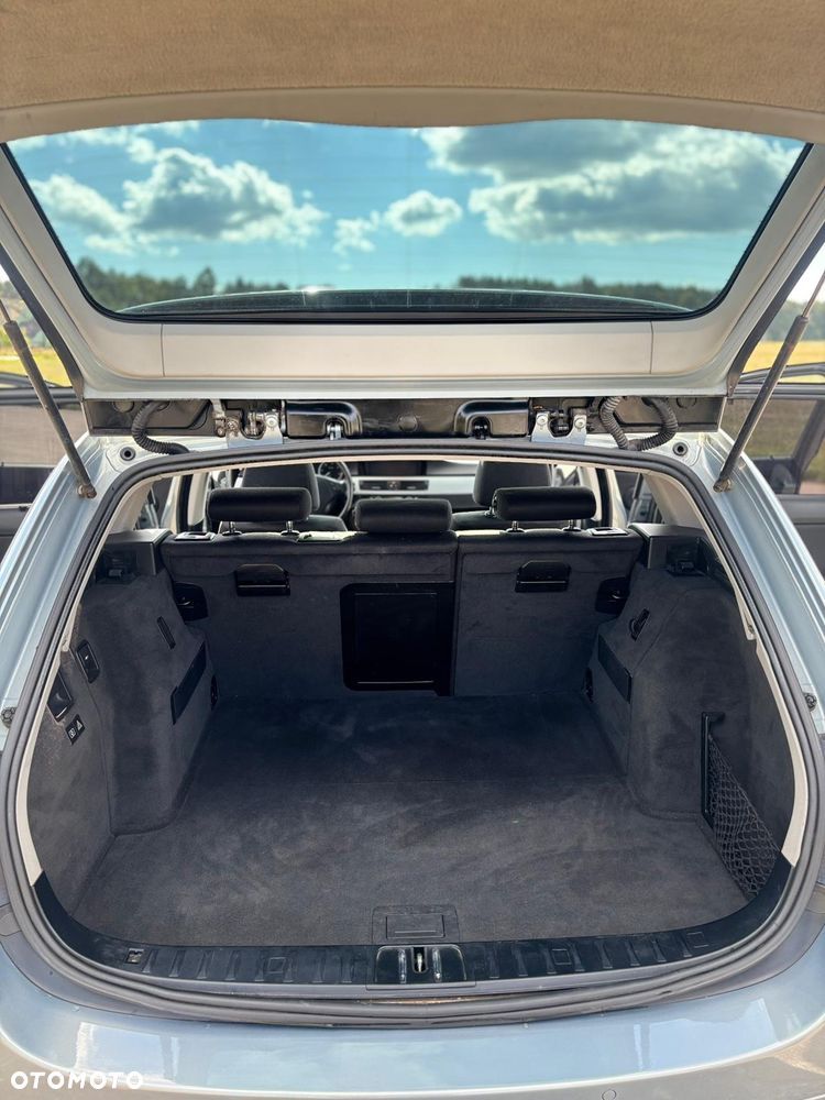 BMW Seria 3 320d - 25