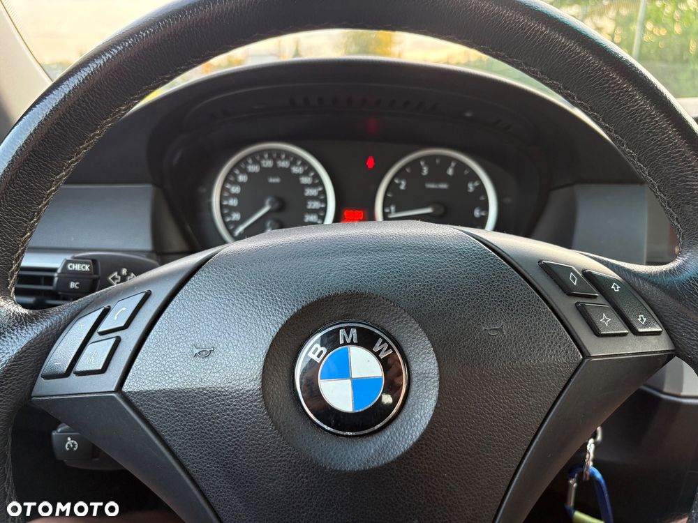 BMW Seria 5 520i - 12