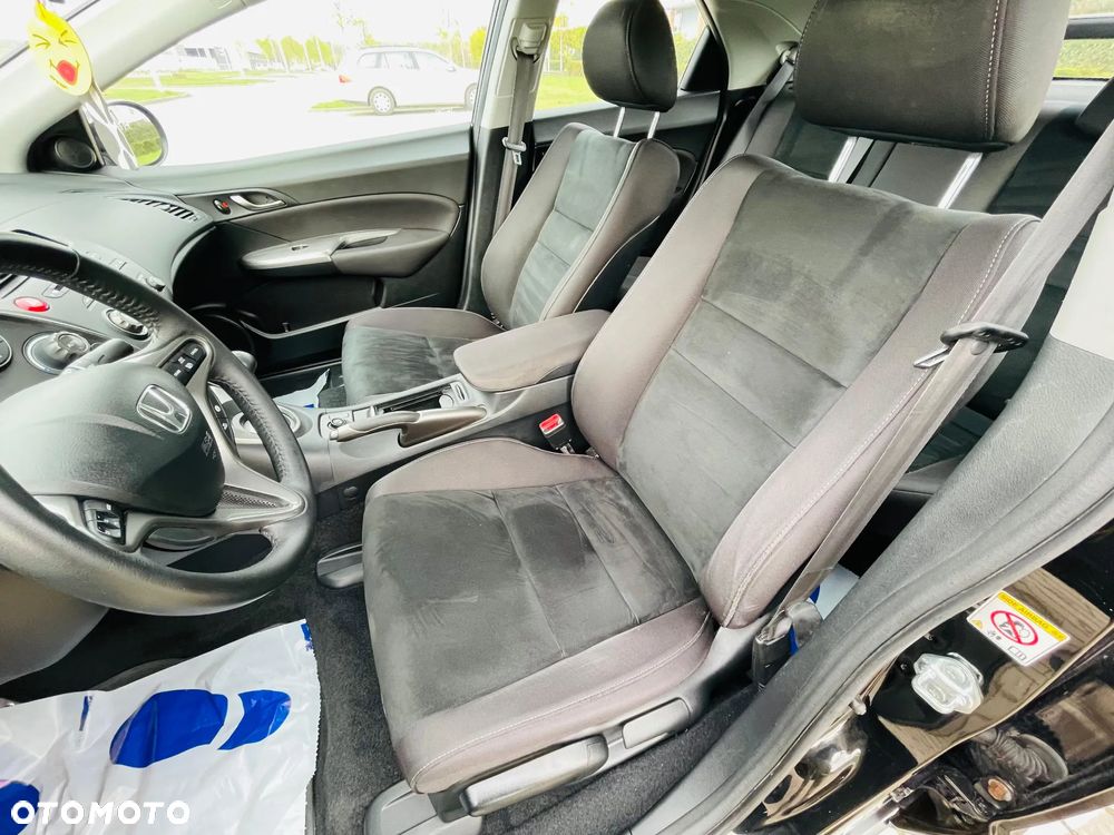 Honda Civic 1.4 i-VTEC Sport Black Edition - 10