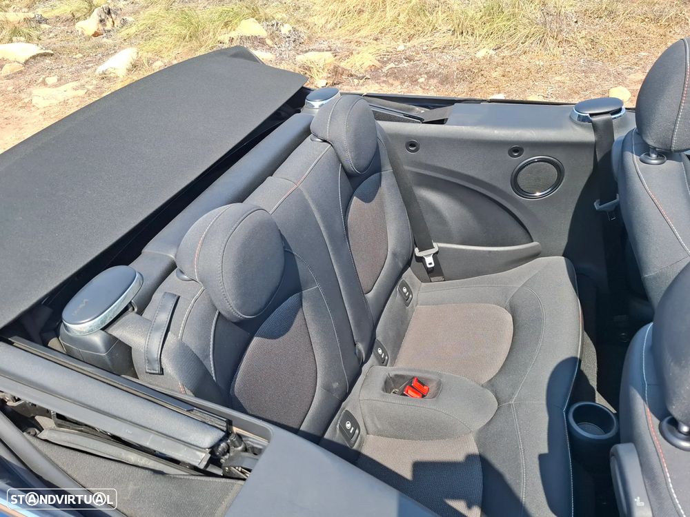 MINI Cabrio Cooper D - 12
