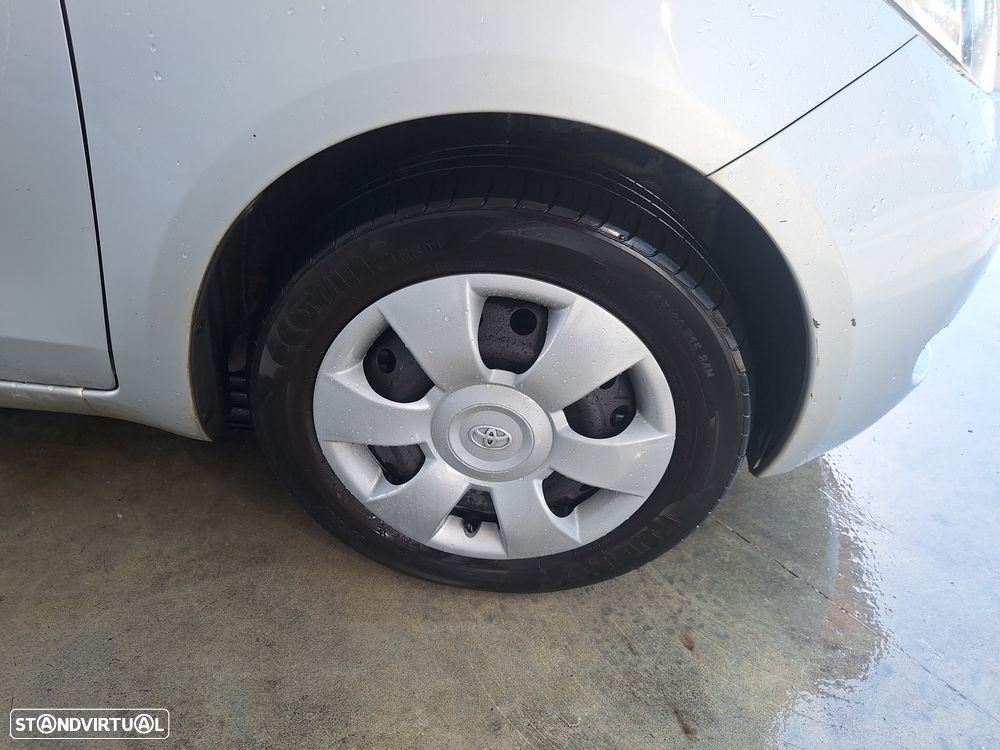 Toyota Yaris - 5