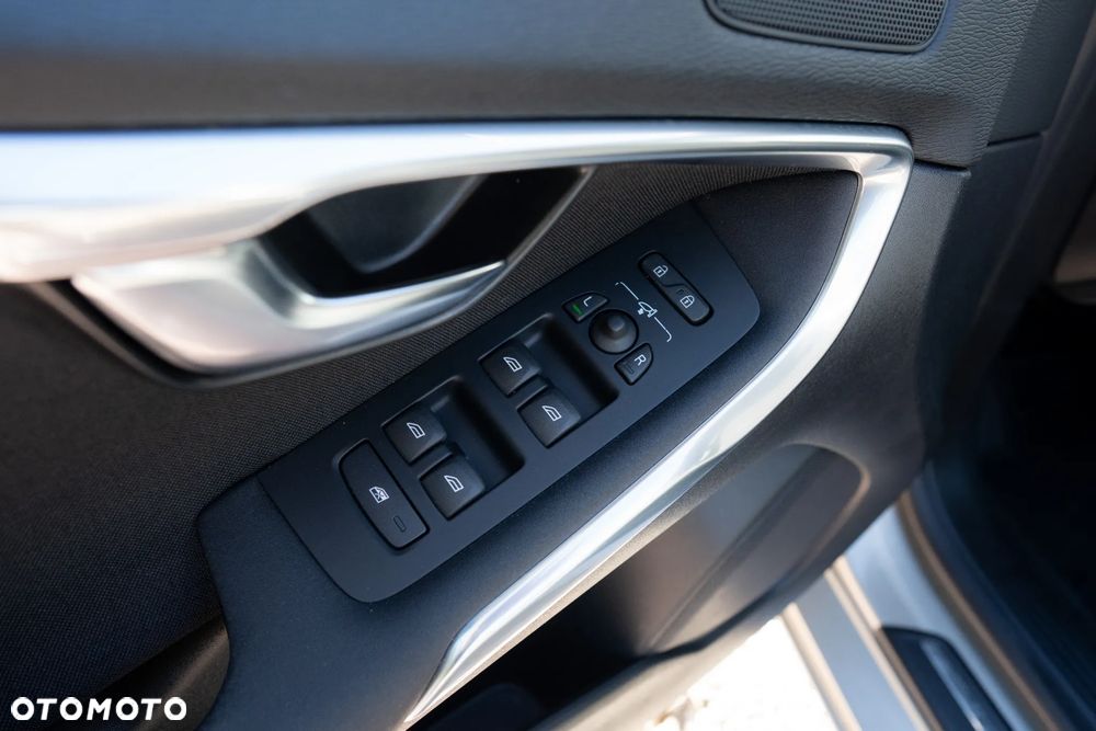 Volvo V40 T2 Drive-E Momentum - 10