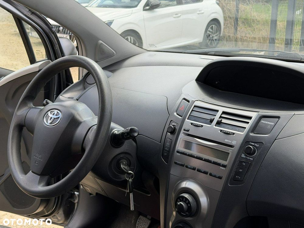 Toyota Yaris - 14