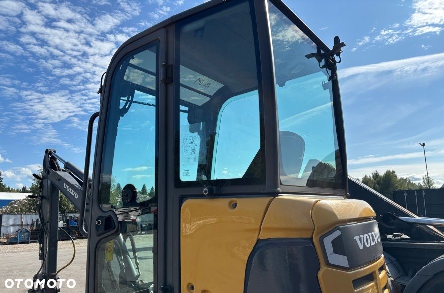 Volvo EC18D Minikoparka , na przyczepie , 2017 - 12