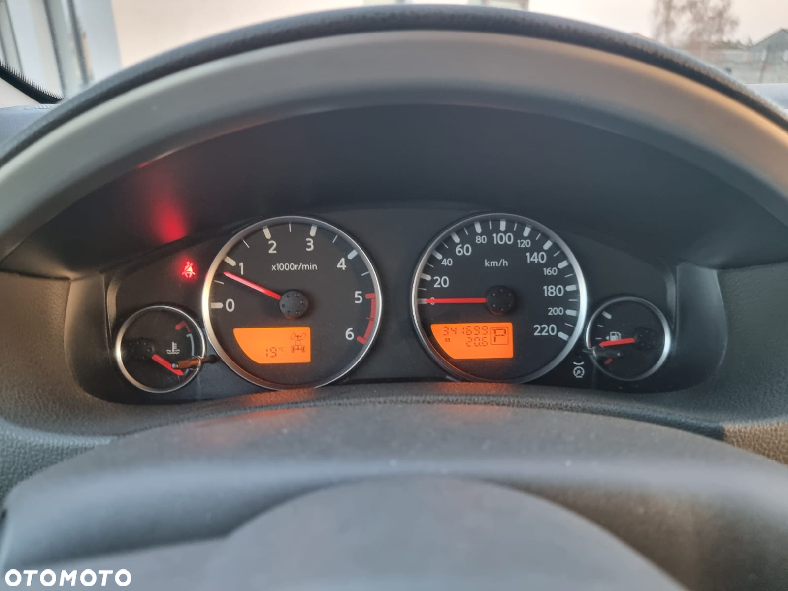 Nissan Pathfinder 2.5 D SE - 17