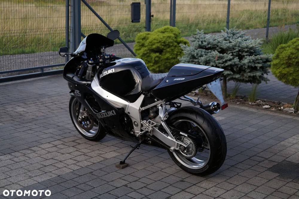 Suzuki GSX-R - 9