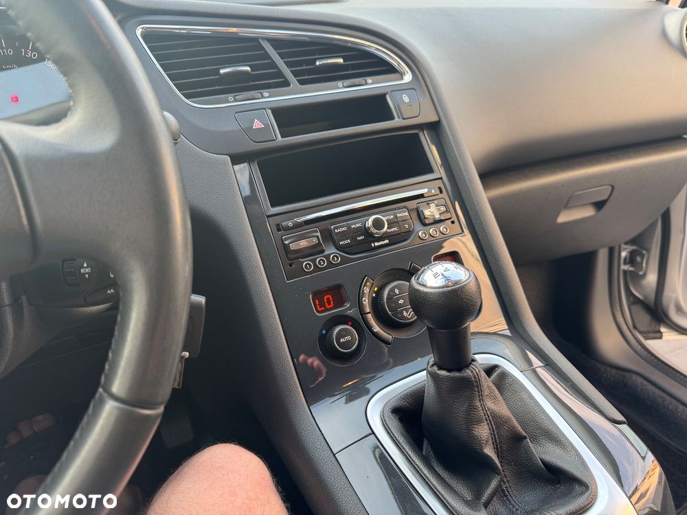 Peugeot 5008 120 VTi Active - 12
