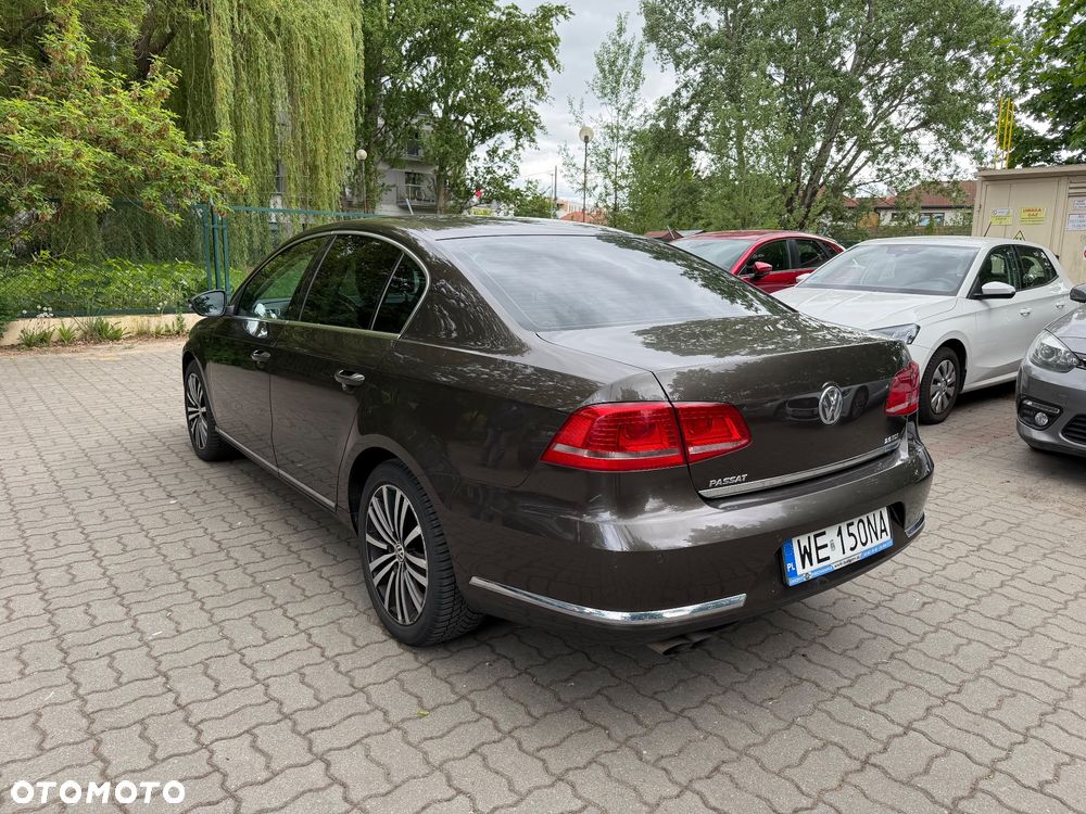 Volkswagen Passat 2.0 TDI Highline DSG - 9