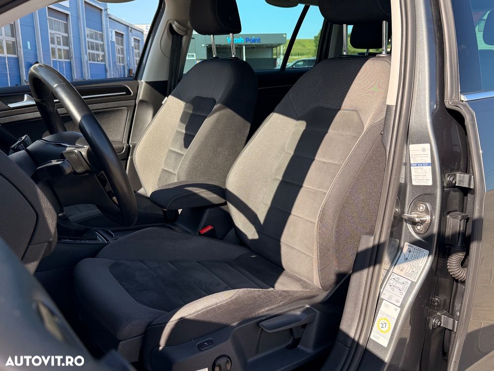 Volkswagen Golf - 5