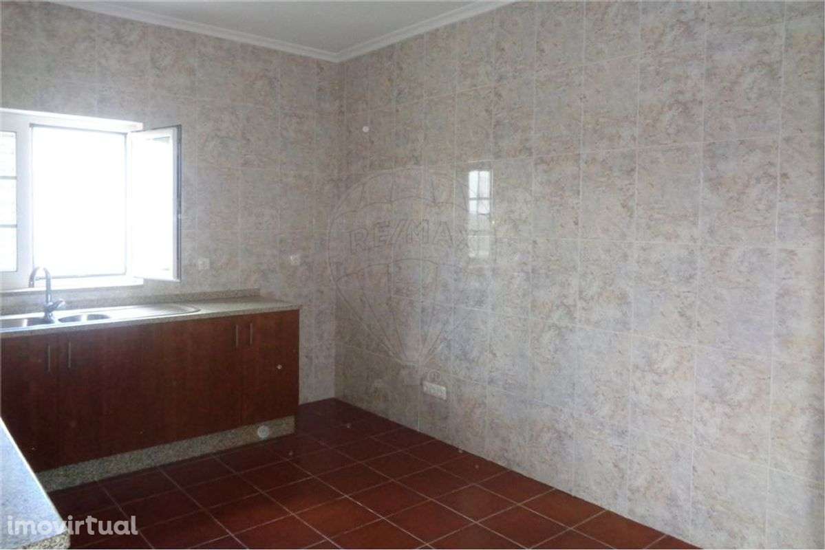 Moradia T2 para venda - Grande imagem: 2/16