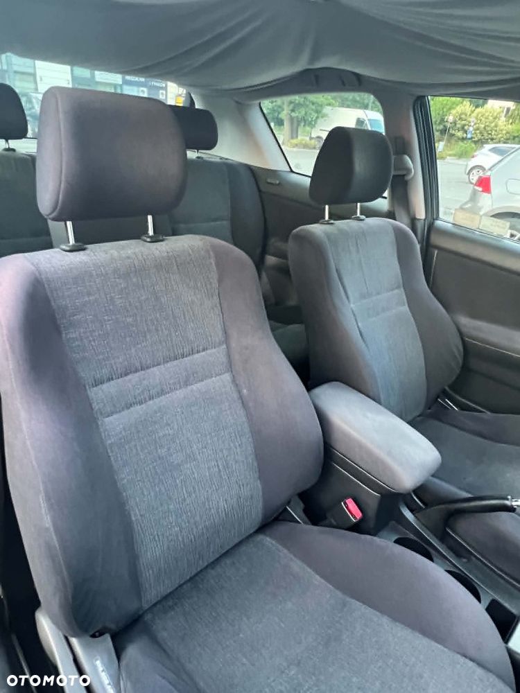 Toyota Corolla 1.6 VVT-i Terra - 16