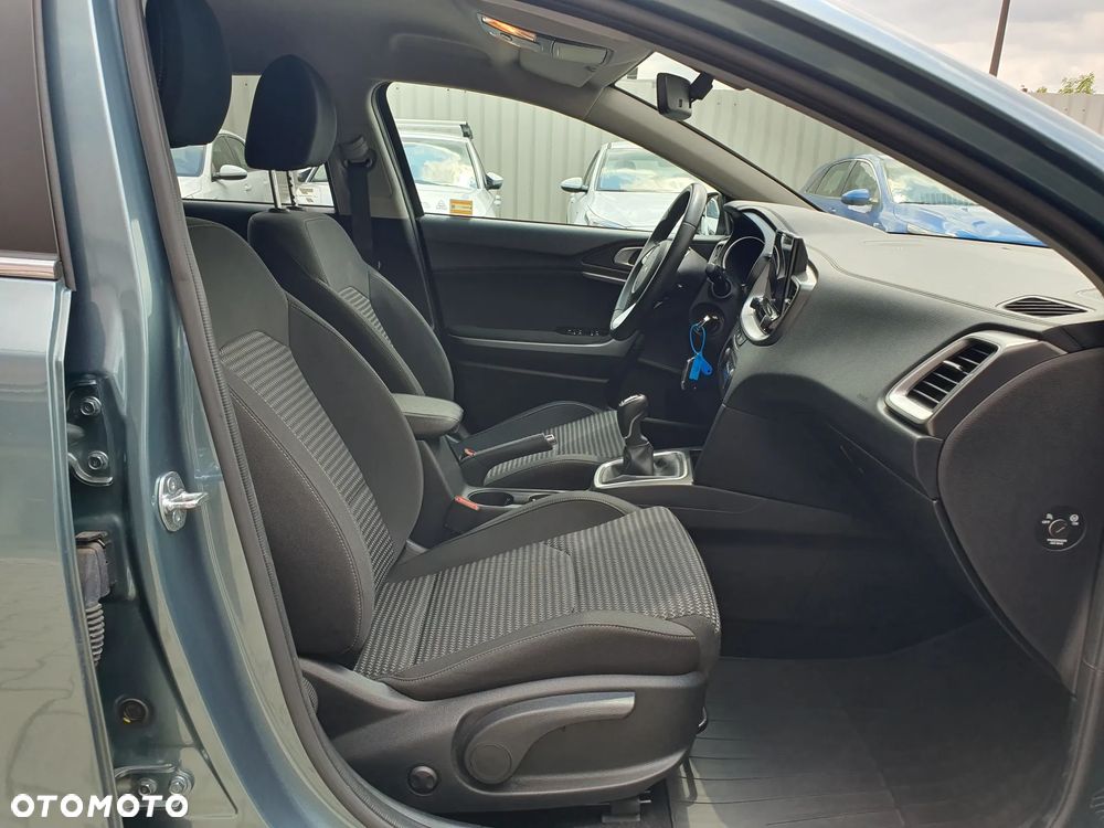 Kia Ceed 1.5 T-GDI M - 26