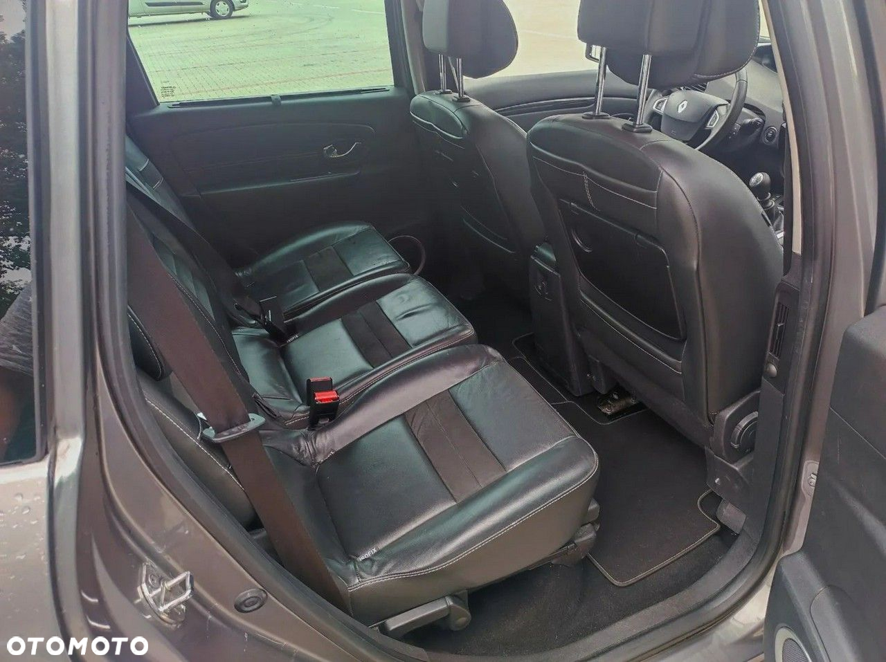 Renault Grand Scenic - 13