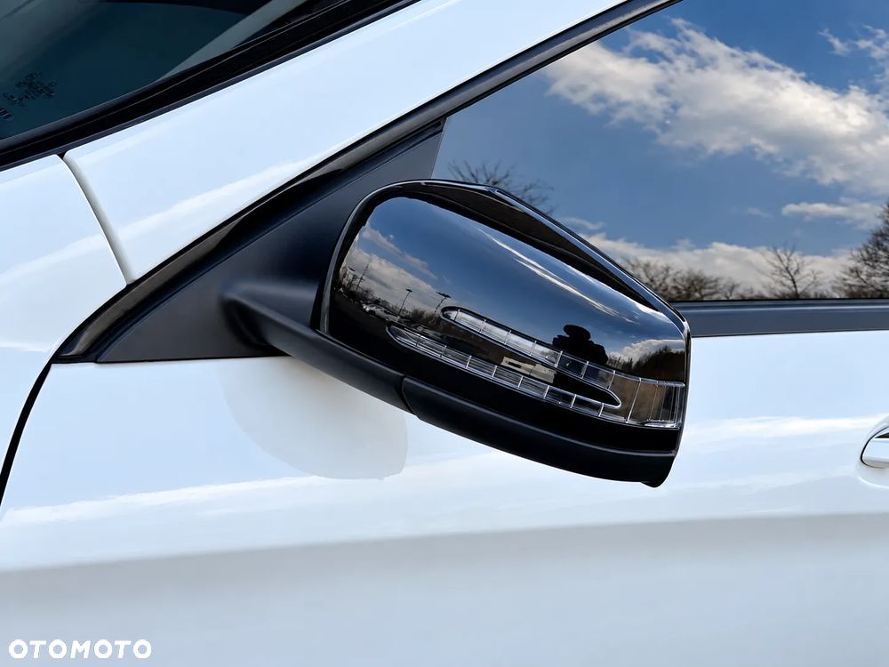 Mercedes-Benz CLA 250 4Matic 7G-DCT AMG Line - 17