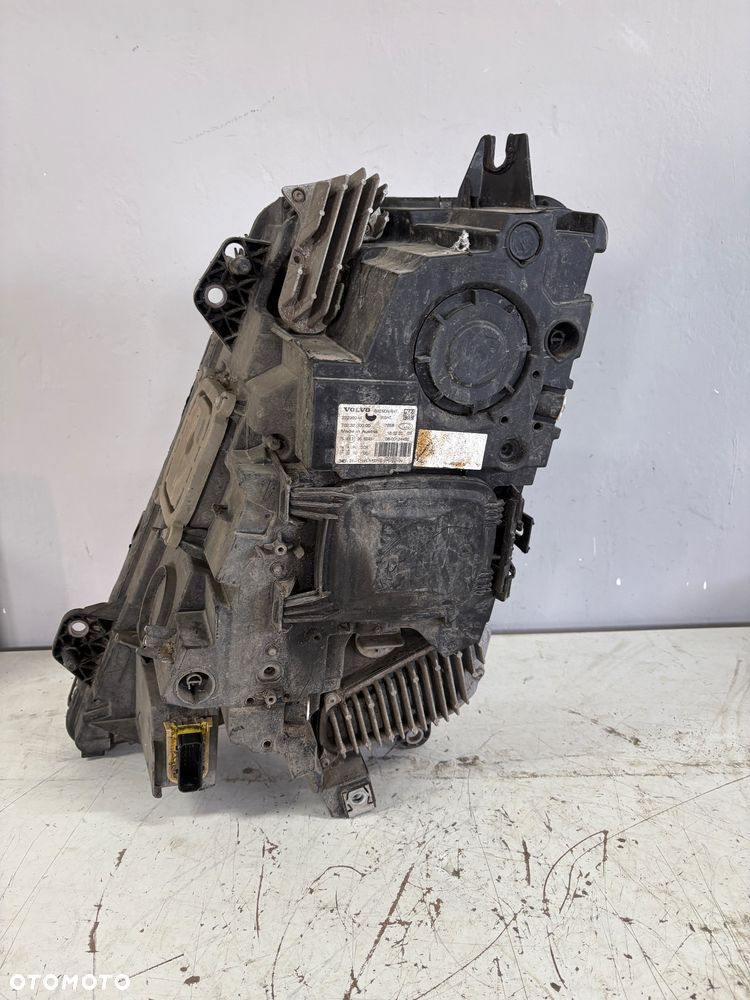Reflektor przedni lampa prawa Volvo FH4 xenon 22239244 - 4