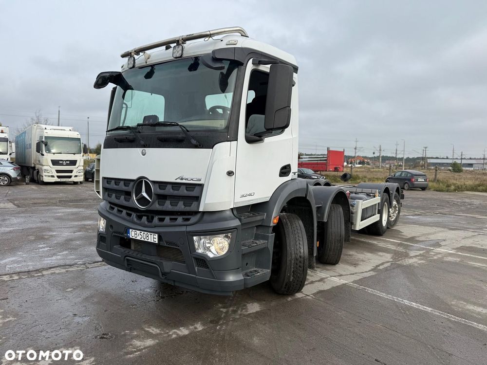 Mercedes-Benz Arocs 3240 8x2 • 3 osie skrętne • Euro 6 • 2018 rok - 3