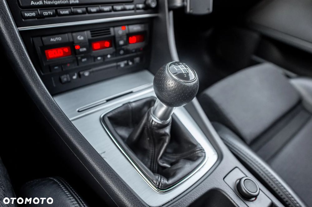 Audi A4 Limousine 2.0 T FSI quattro - 37