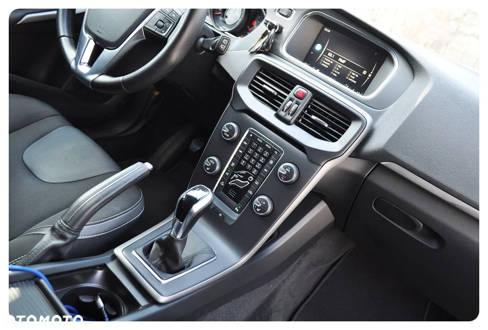 Volvo V40 T2 Drive-E Momentum - 33