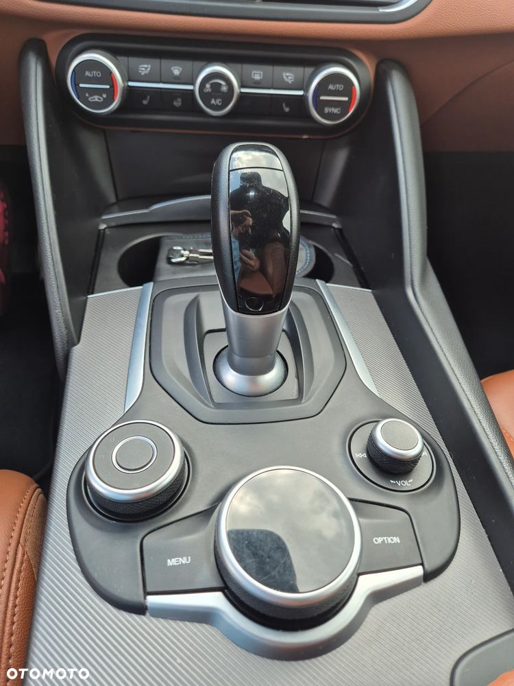 Alfa Romeo Giulia 2.0 Turbo Veloce - 10