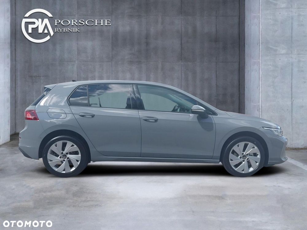Volkswagen Golf - 8