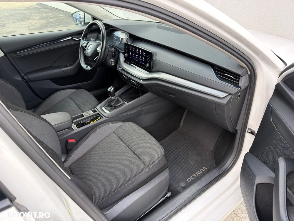 Skoda Octavia 2.0 TDI Ambition - 26