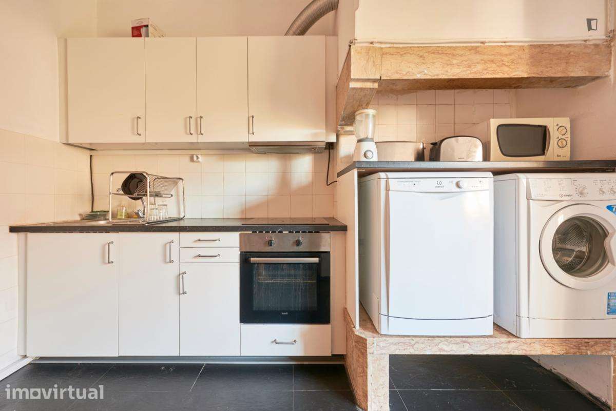 Quarto - localizado em Alameda Lisbon - Grande imagem: 5/21