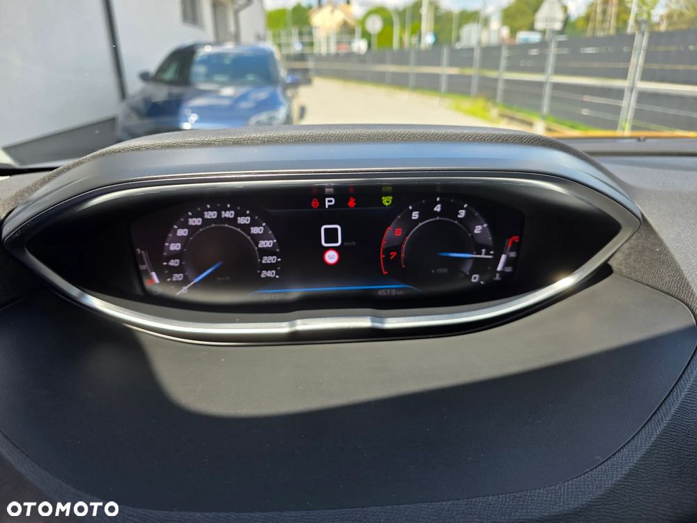 Peugeot 3008 1.2 PureTech Allure S&S EAT8 - 24