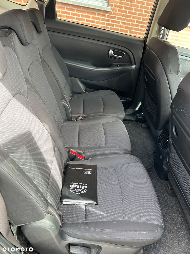 Kia Carens 1.7 CRDi M 7os EU6 - 9