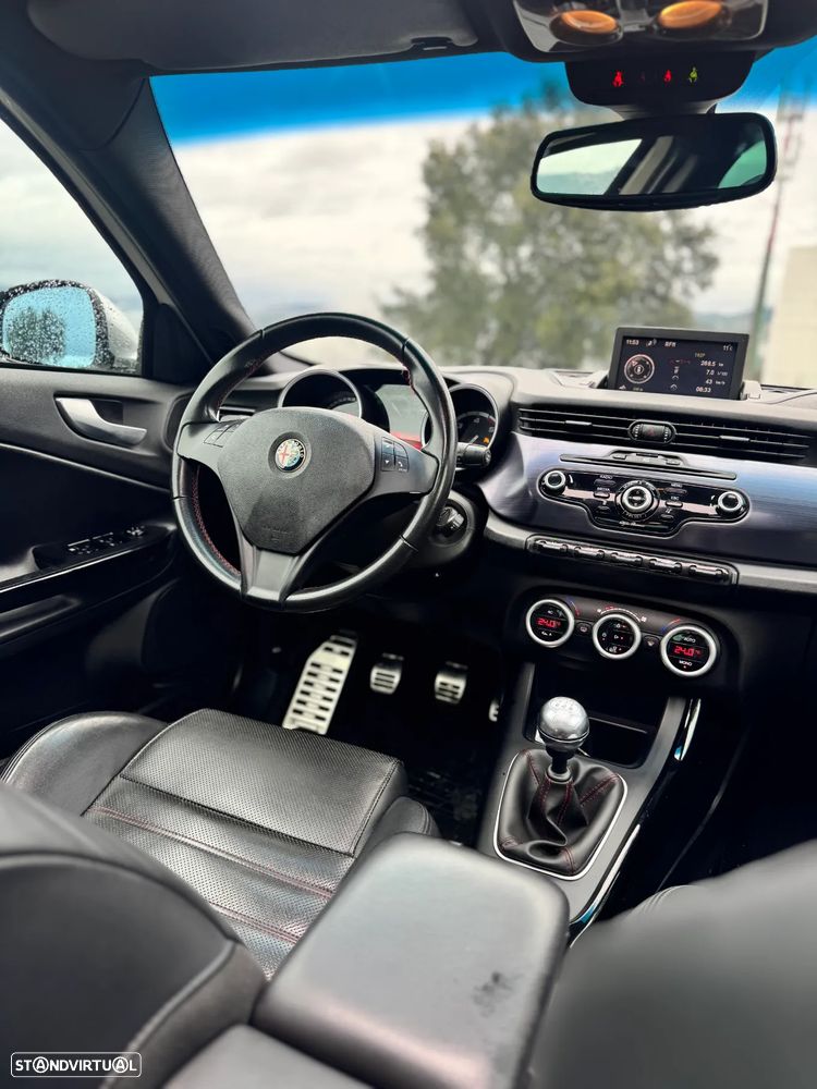 Alfa Romeo Giulietta 2.0 JTDM Distinctive - 16