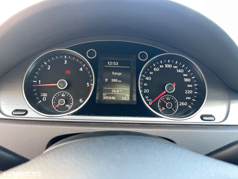 Volkswagen Passat 2.0 TDI BlueMotion Technology Comfortline - 38