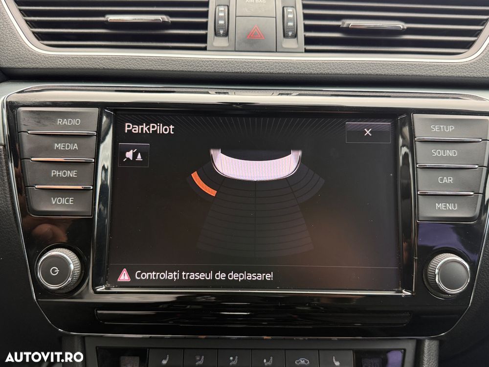 Skoda Superb 2.0 TDI DSG Active - 14