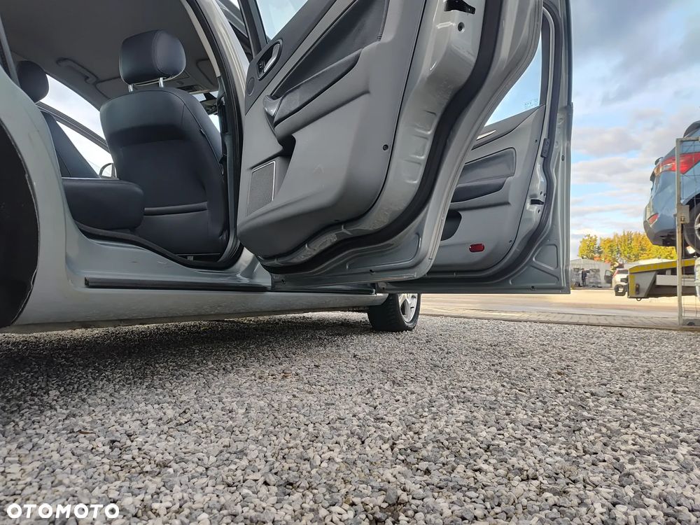 Ford Mondeo 2.0 TDCi Titanium - 18