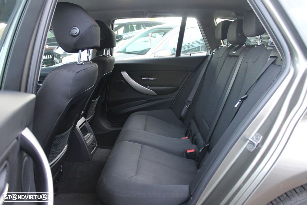 BMW 318 d Touring Advantage Auto - 42