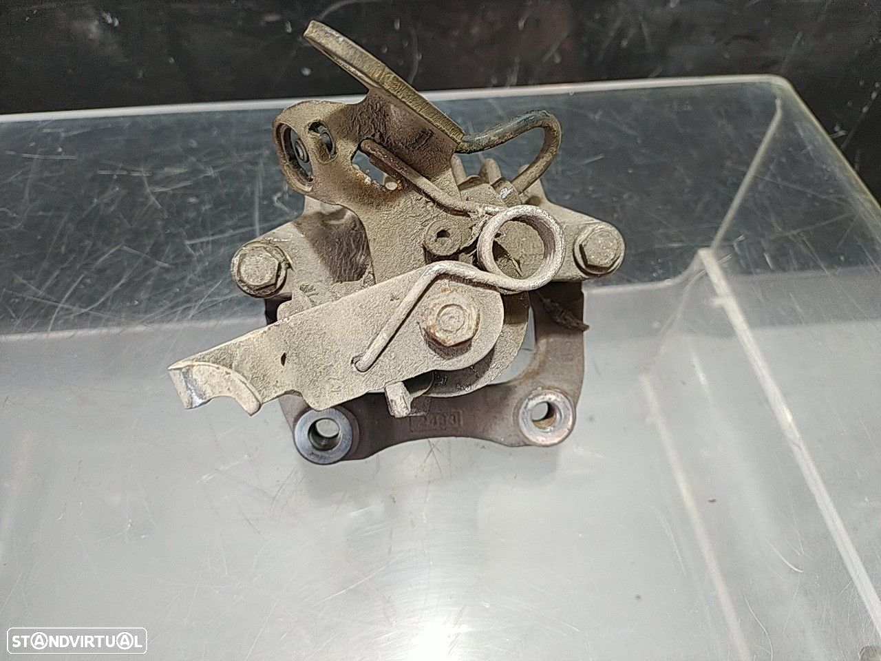 Pinça Tras Esquerda Volkswagen Golf V (1K1) - 2