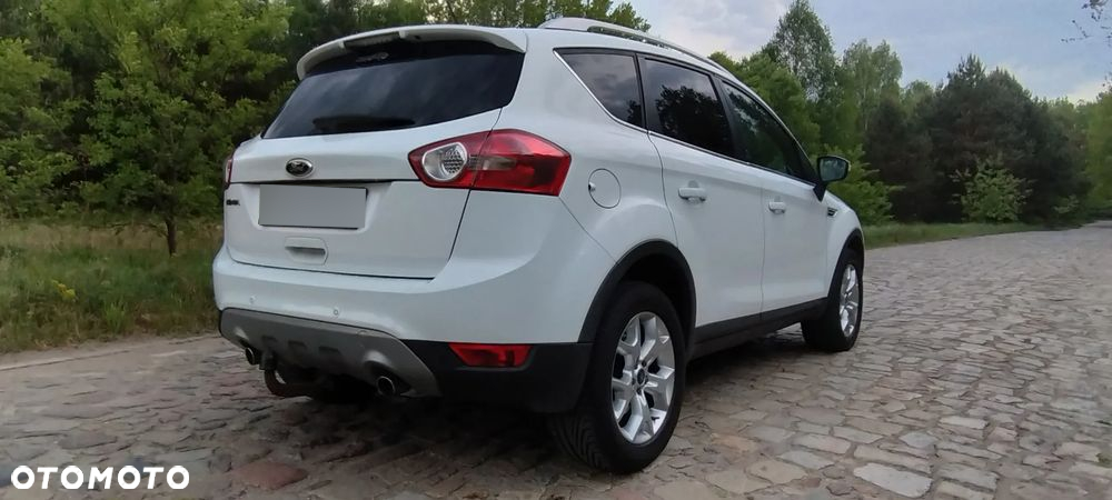Ford Kuga 2.0 TDCi 4WD Titanium - 4