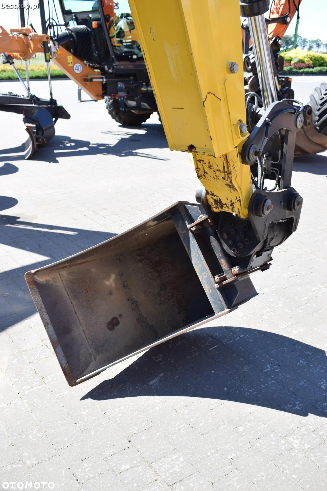 New Holland B110C - 35