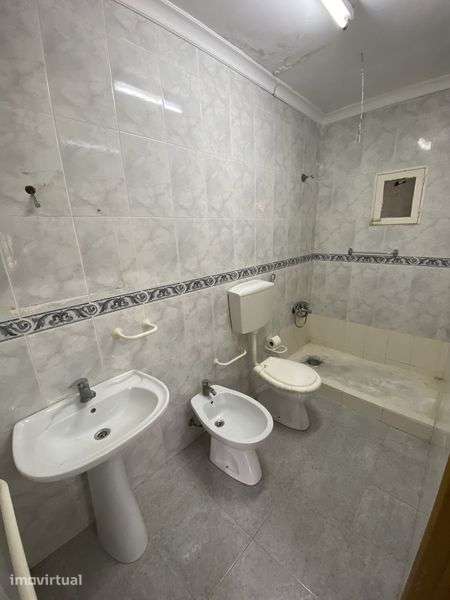 Moradia para renovar - Grande imagem: 2/12