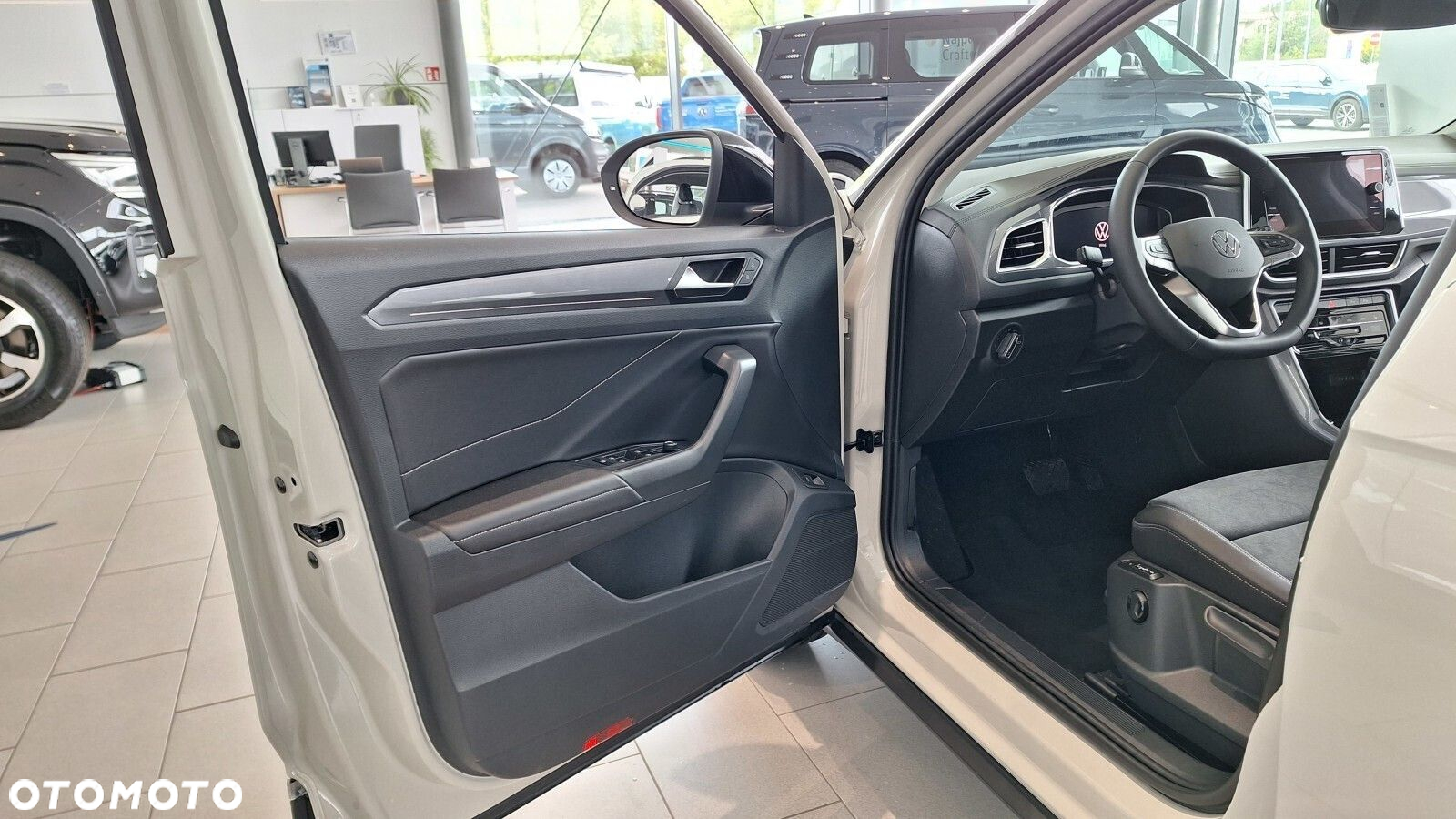 Volkswagen T-Roc - 16