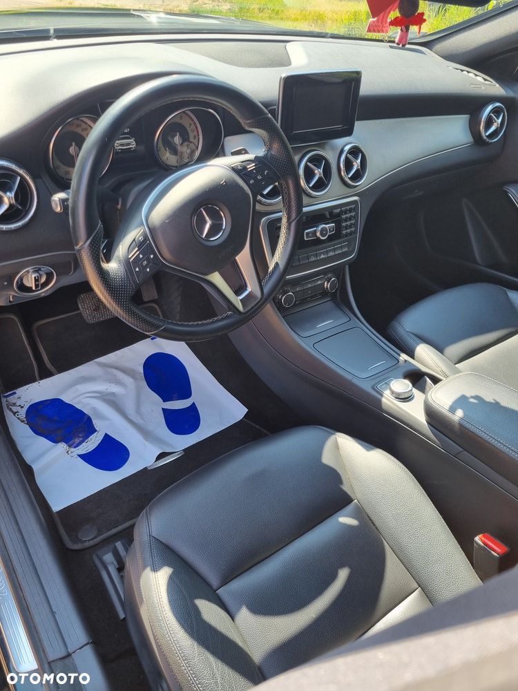 Mercedes-Benz CLA 250 4Matic 7G-DCT AMG Line - 7