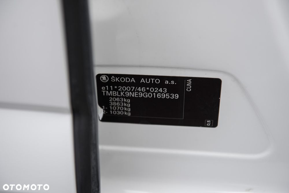 Skoda Octavia 2.0 TDI 4x4 DSG RS - 27
