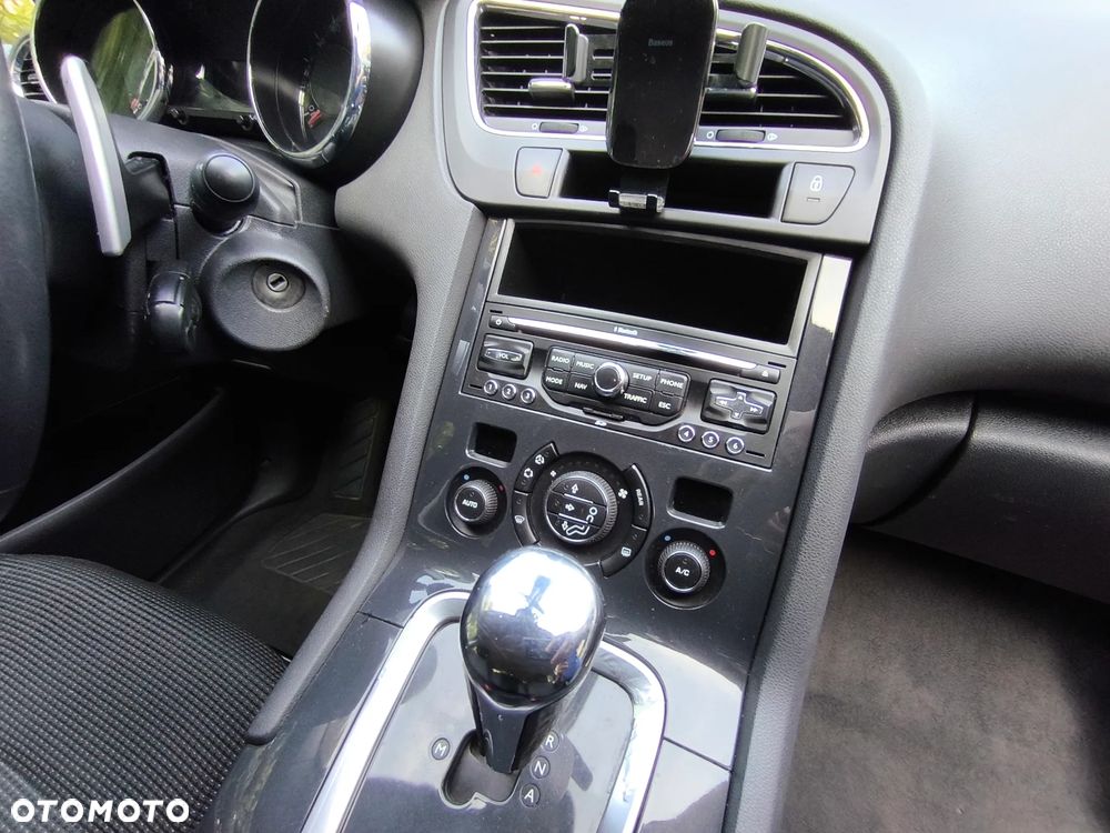 Peugeot 5008 1.6 e-HDi Active S&S - 21