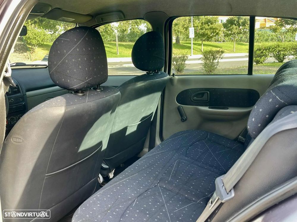 Renault Clio 1.5 dCi Authentique - 11