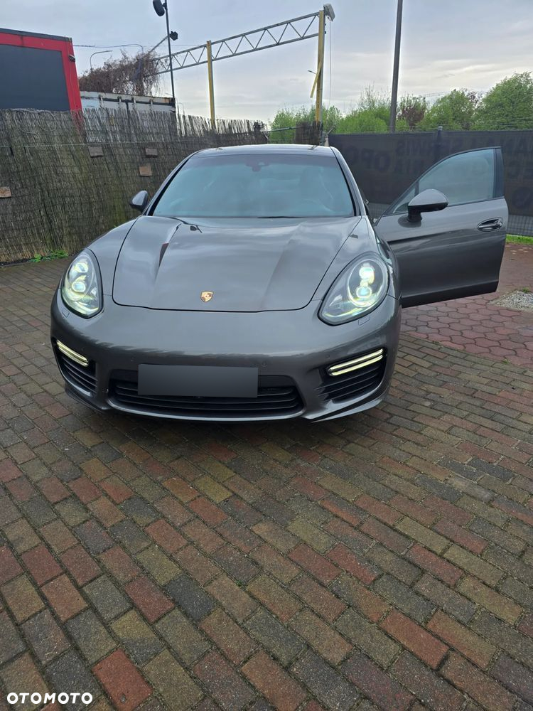 Porsche Panamera GTS - 16