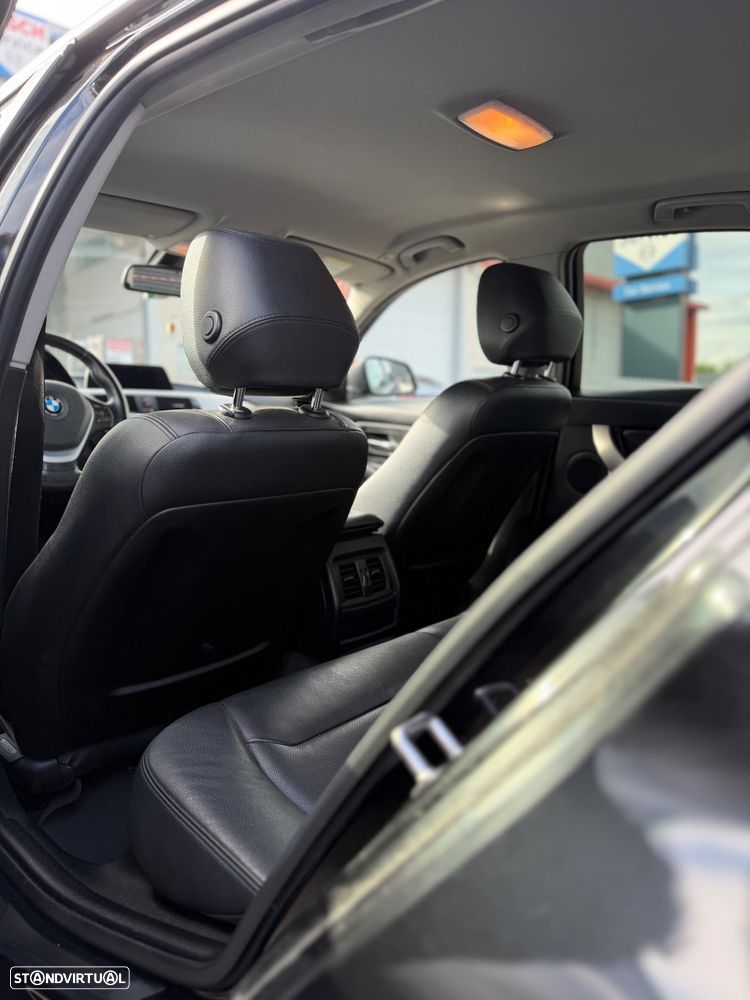 BMW 320 d Auto - 21