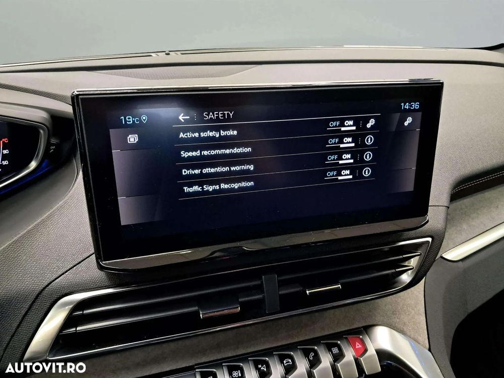 Peugeot 3008 1.2 PureTech 130 EAT8 GT - 23